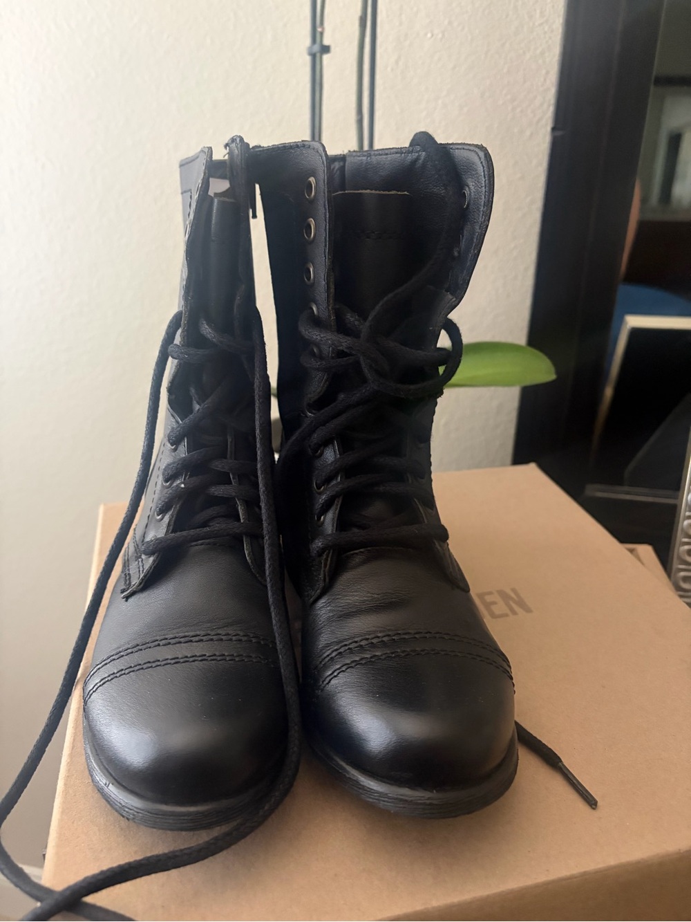 Steve Madden Women's Black Lace-Up Leather Combat Boots